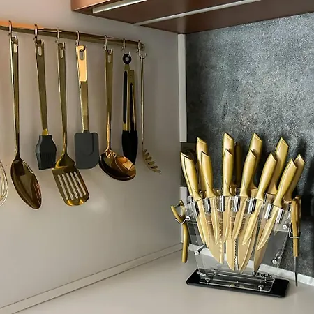 2br, 4 Baths, Terrace Steps From Landmarks