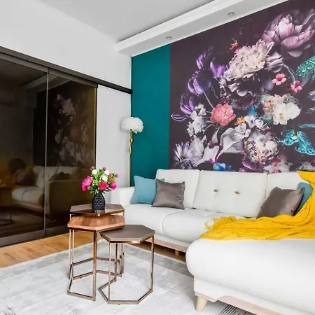 2br, 4 Baths, Terrace Steps From Landmarks *