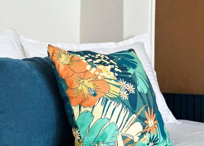 2br, 4 Baths, Terrace Steps From Landmarks Apartament *