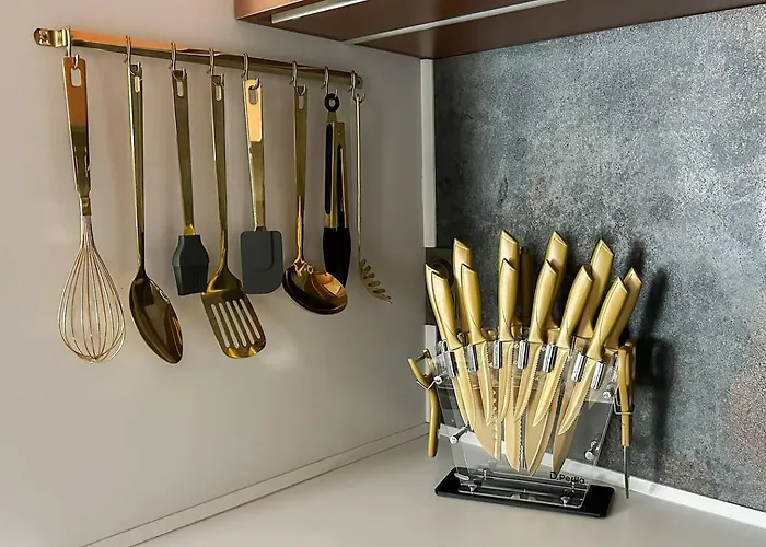 2br, 4 Baths, Terrace Steps From Landmarks