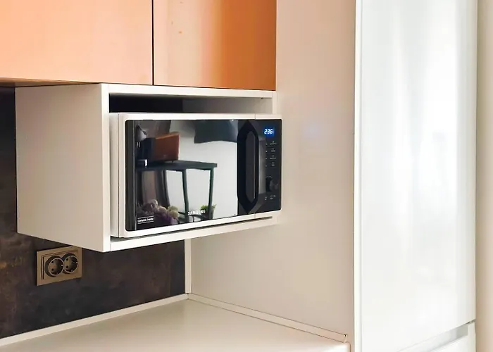 2br, 4 Baths, Terrace Steps From Landmarks