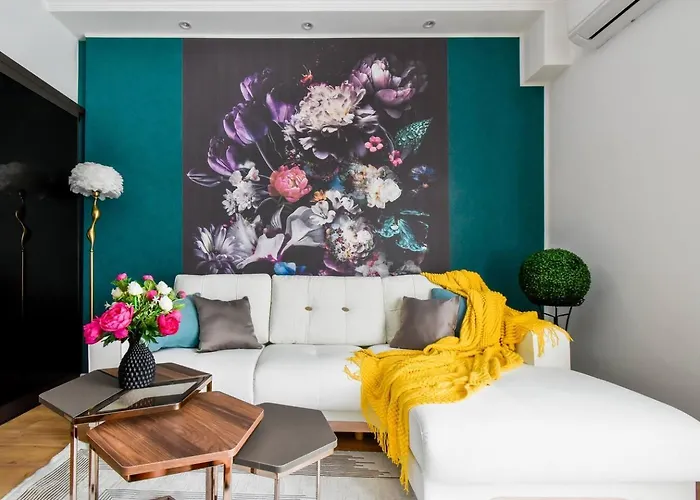 2br, 4 Baths, Terrace Steps From Landmarks * Sofia