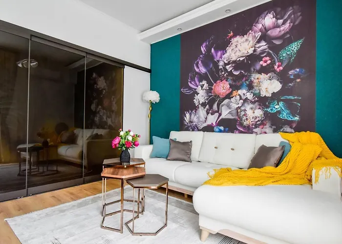 2br, 4 Baths, Terrace Steps From Landmarks *