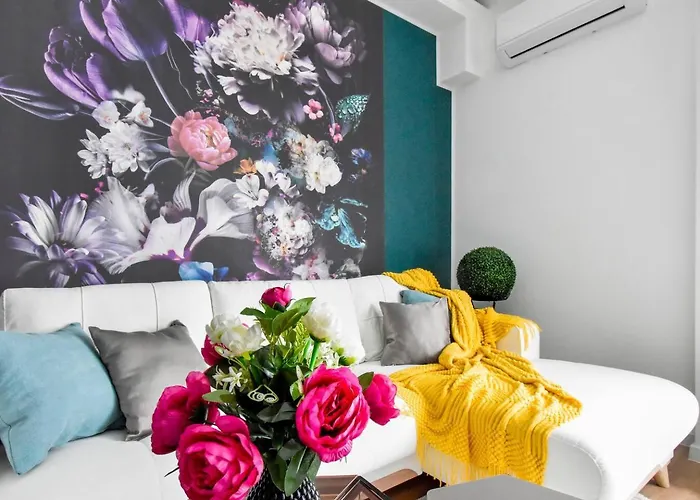 2br, 4 Baths, Terrace Steps From Landmarks