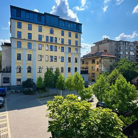 2br, 4 Baths, Terrace Steps From Landmarks 公寓