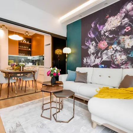 2br, 4 Baths, Terrace Steps From Landmarks Sofia