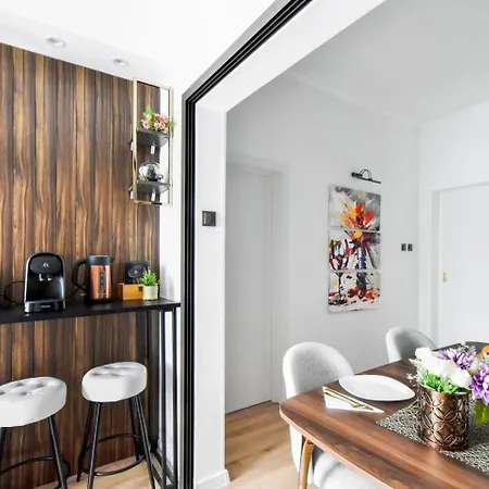 2br, 4 Baths, Terrace Steps From Landmarks * 소피아