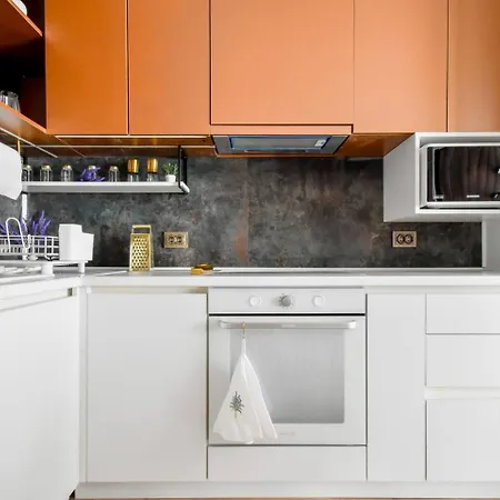 2br, 4 Baths, Terrace Steps From Landmarks Apartament