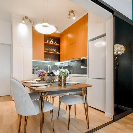2br, 4 Baths, Terrace Steps From Landmarks Apartament Sofia