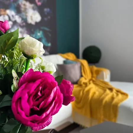 2br, 4 Baths, Terrace Steps From Landmarks 아파트