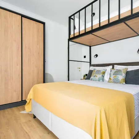 Apartament 2br, 4 Baths, Terrace Steps From Landmarks *