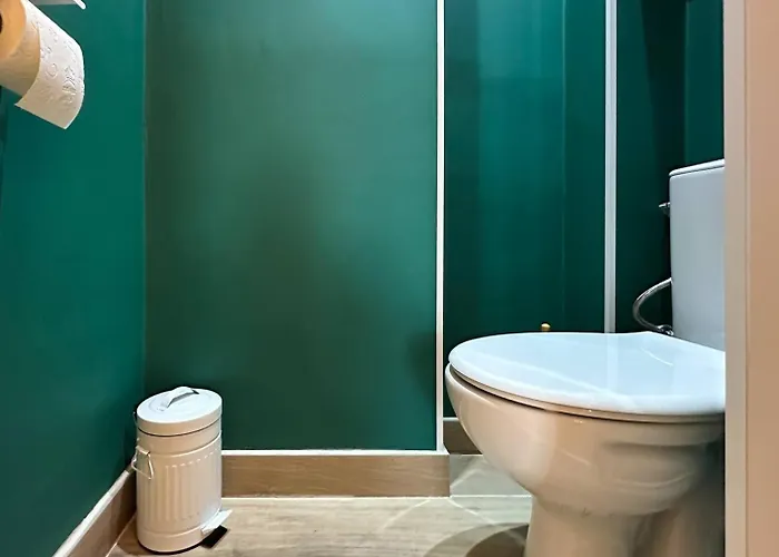 2br, 4 Baths, Terrace Steps From Landmarks Sofie