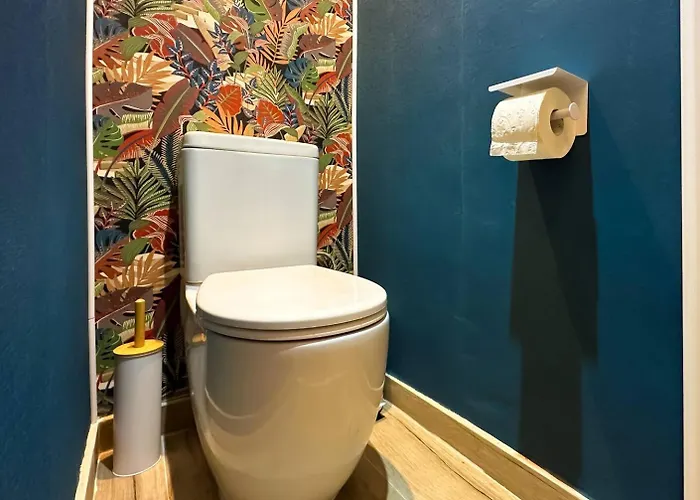 2br, 4 Baths, Terrace Steps From Landmarks * 索菲亞