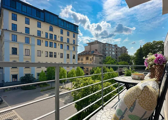 2br, 4 Baths, Terrace Steps From Landmarks Apartment *