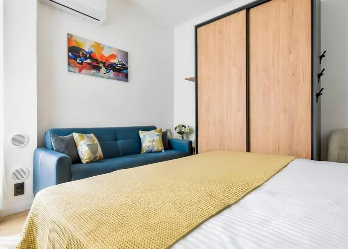 2br, 4 Baths, Terrace Steps From Landmarks *