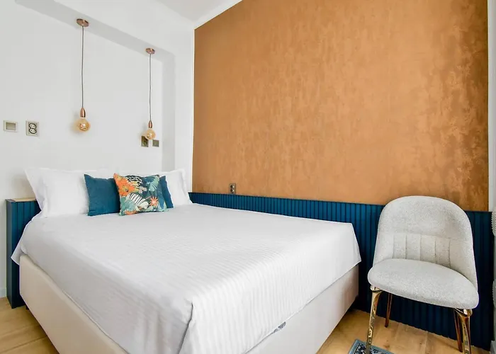 2br, 4 Baths, Terrace Steps From Landmarks Apartment