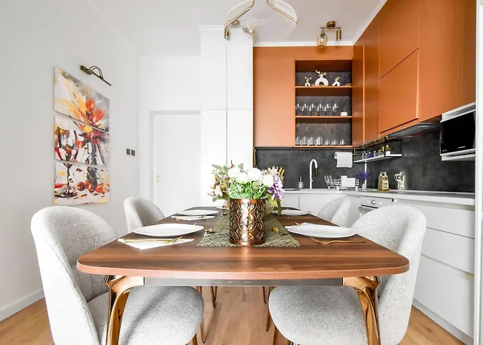 2br, 4 Baths, Terrace Steps From Landmarks * 索菲亞