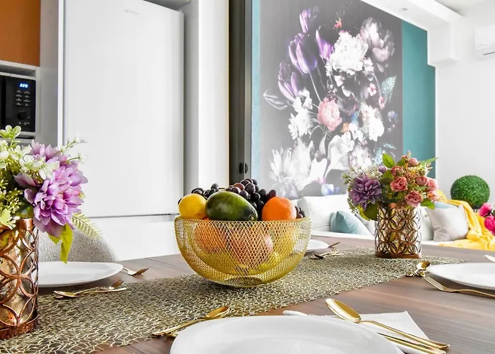 2br, 4 Baths, Terrace Steps From Landmarks *