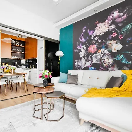 2br, 4 Baths, Terrace Steps From Landmarks Lejlighed Sofia