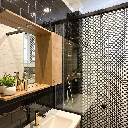 Apartment 2br, 4 Baths, Terrace Steps From Landmarks *