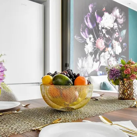 2br, 4 Baths, Terrace Steps From Landmarks *