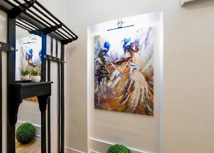 2br, 4 Baths, Terrace Steps From Landmarks *